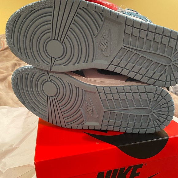 Air Jordan 1 Retro High OG (Denim) - Picture 5 of 12